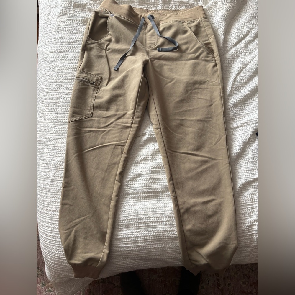 Figs Women's Tan Jogger Pants
